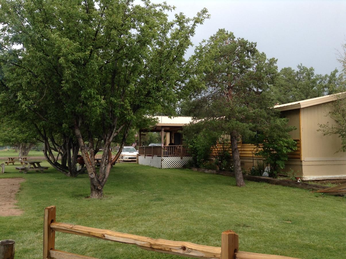 Rainbows End Fishing Resort 파인톱-호변 외부 사진