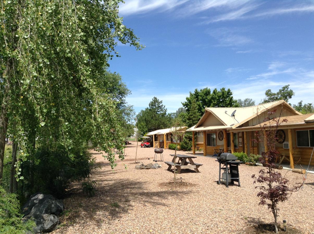 Rainbows End Fishing Resort 파인톱-호변 외부 사진